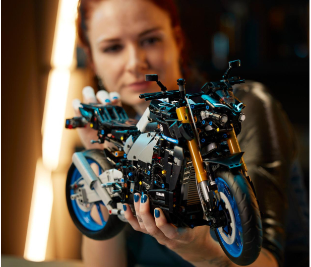 LEGO Technic 42159 Yamaha MT-10 SP - 1159435 - zdjęcie 4